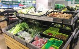 Hà Nội: Hàng hóa dồi dào, thực phẩm rau xanh giảm giá ở siêu thị